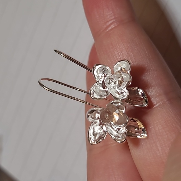 Tulip Garden Earrings - Picture 3 of 6